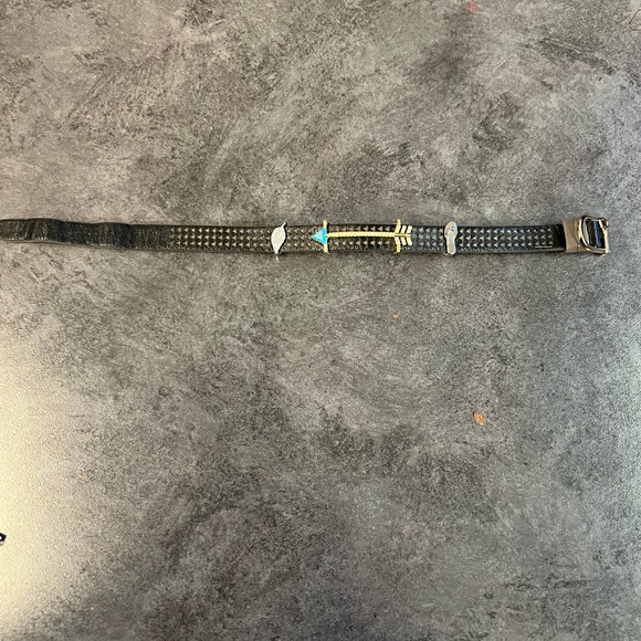 Keep collective bracelet with all the charms included. - Picture 5 of 5